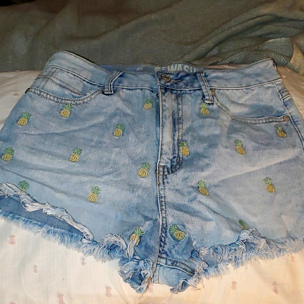 Pineapple shorts 🍍🍍🍍